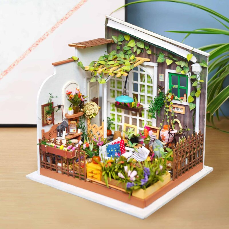 Gradina lui Miller - Casuta in Miniatura DIY 3D - 210 Piese - Rolife DG108