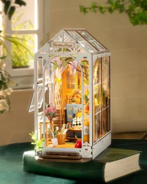 holiday-garden-diorama-biblioteca-rolife-tgb06